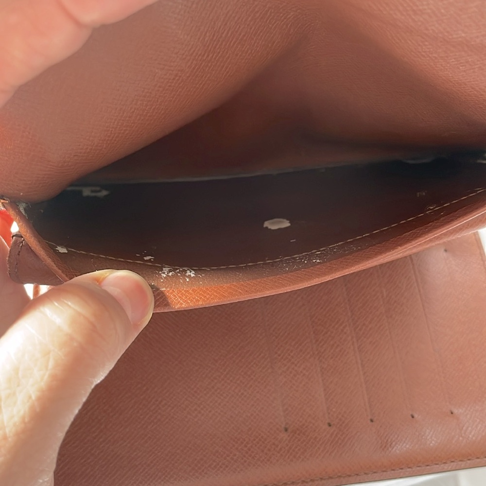 Authentic LV Alexandra Wallet - Picture 9 of 11
